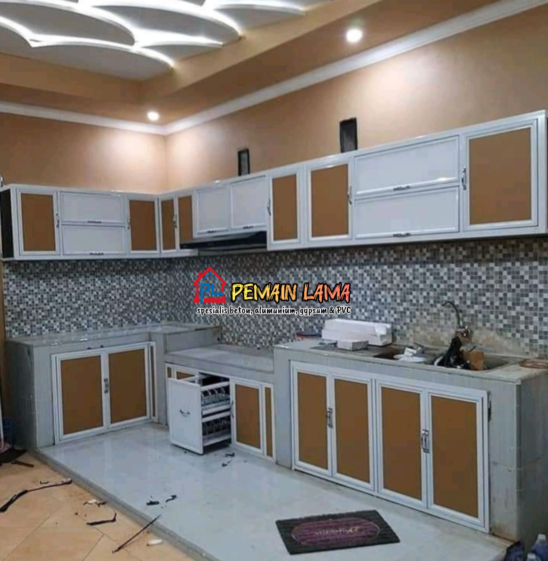 Kitchen Set Aluminium Putih Coklat di Jember