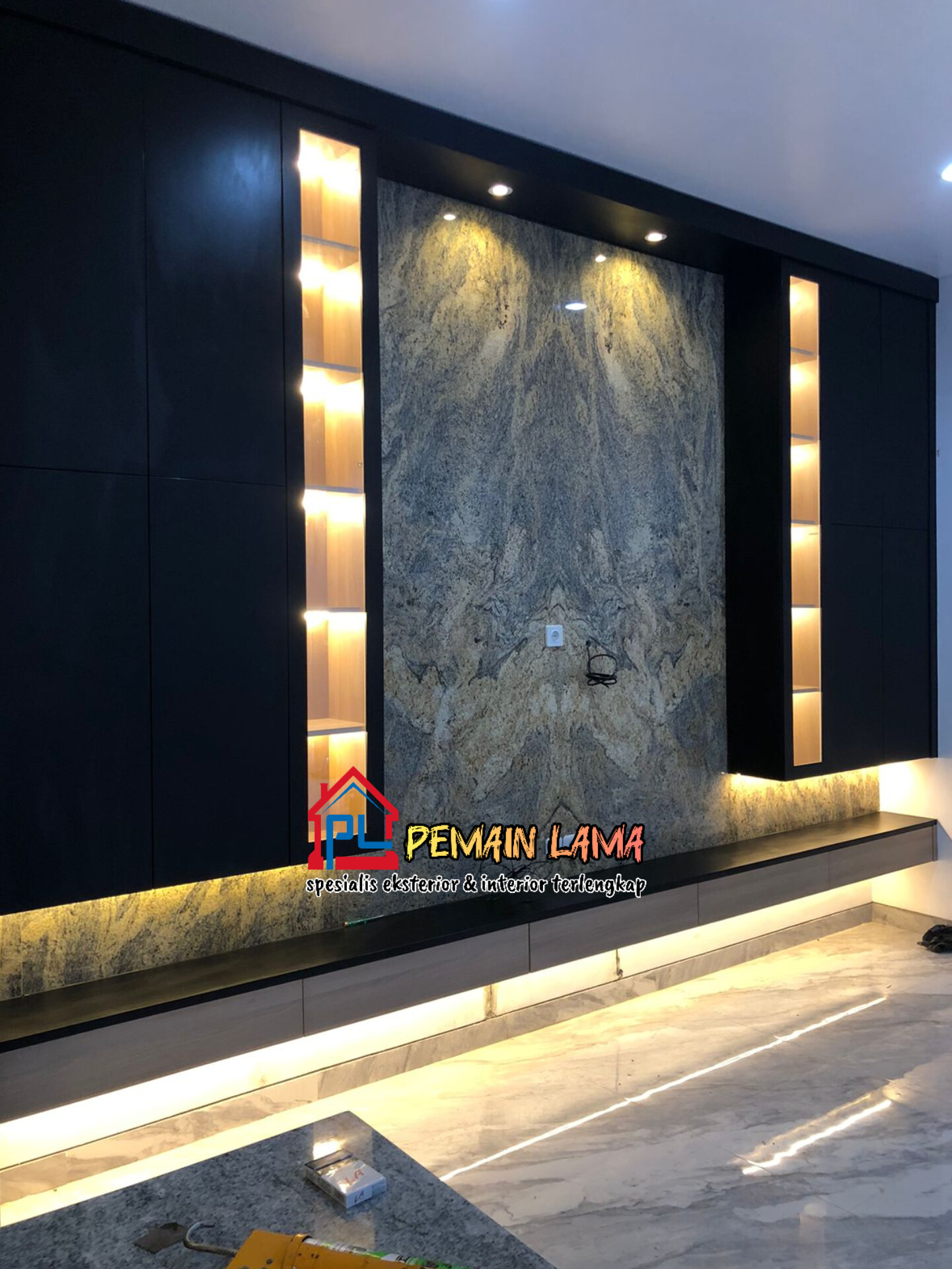 Backdrop TV Custom di Lumajang